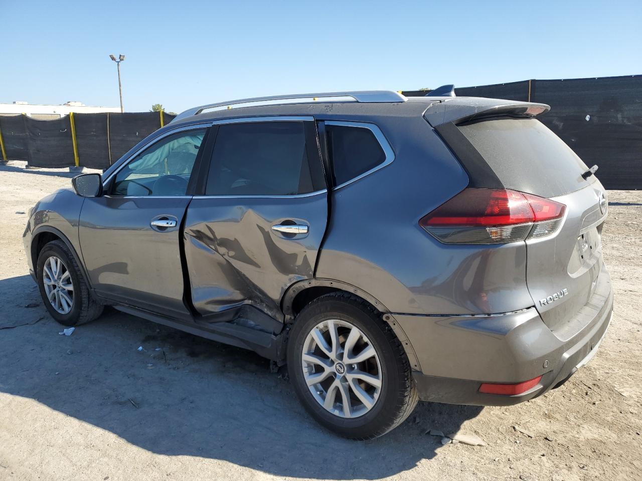 2019 Nissan Rogue S - Фото 2