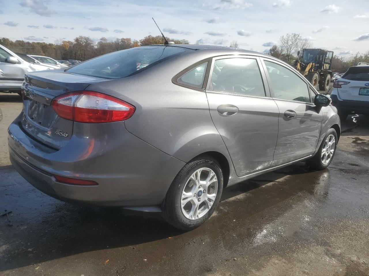 2014 Ford Fiesta Se - Фото 3