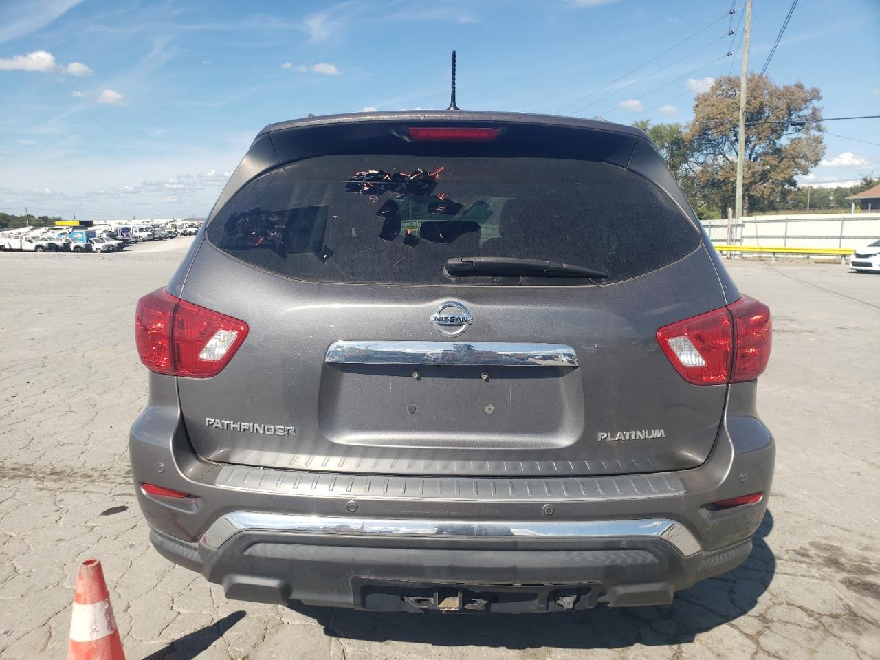 2017 Nissan Pathfinder S - Image 6