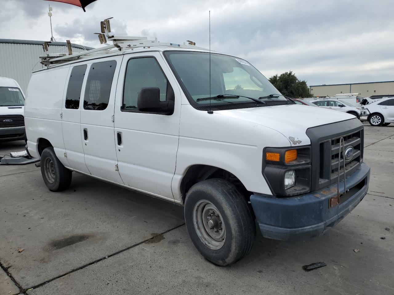 2011 Ford Econoline E250 Van - Фото 4