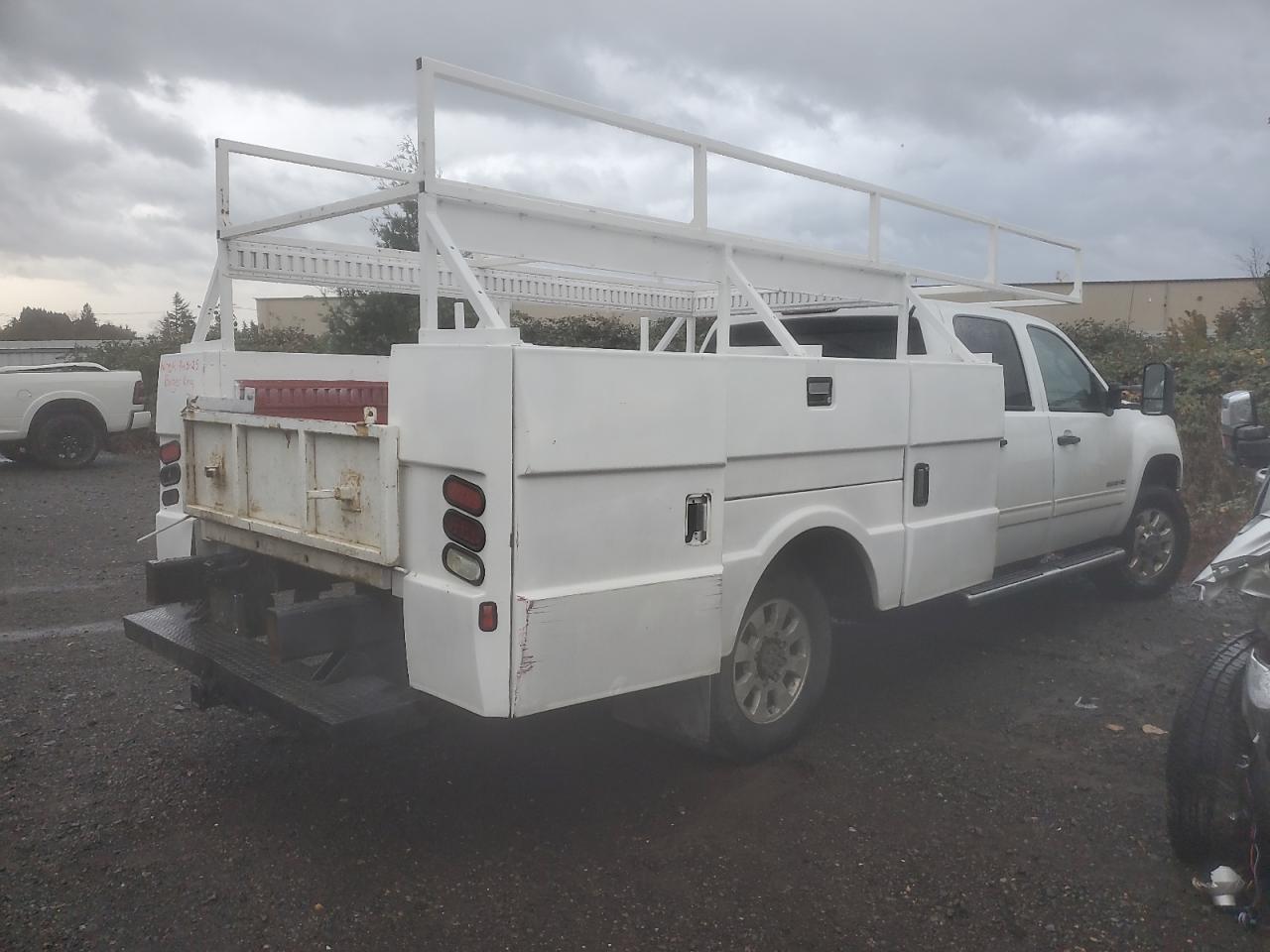 2013 GMC Sierra Utility / Service Truck - Image 3