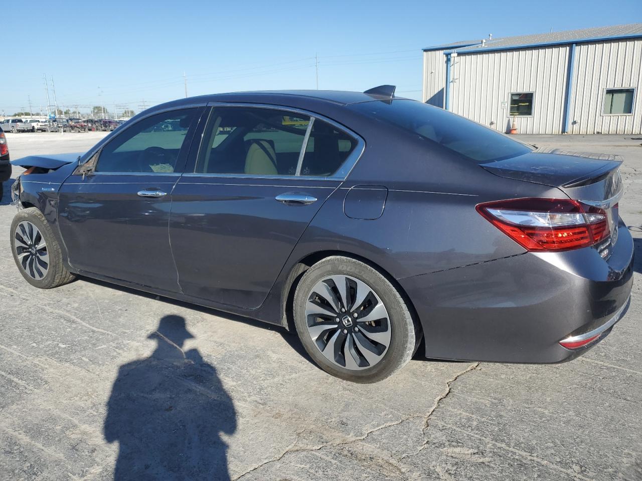 2017 Honda Accord Hybrid Exl - Image 2
