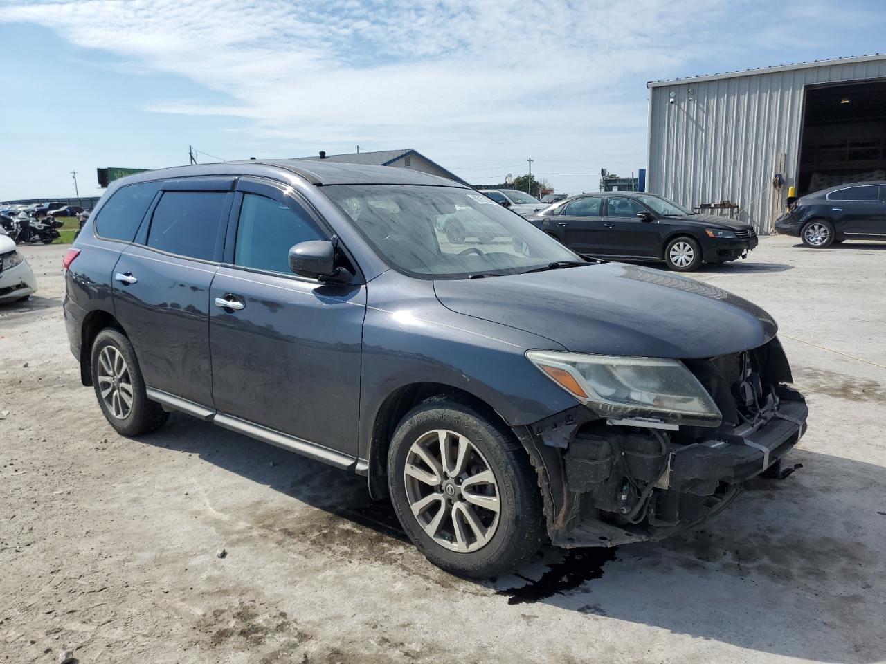 2014 Nissan Pathfinder S - Image 4