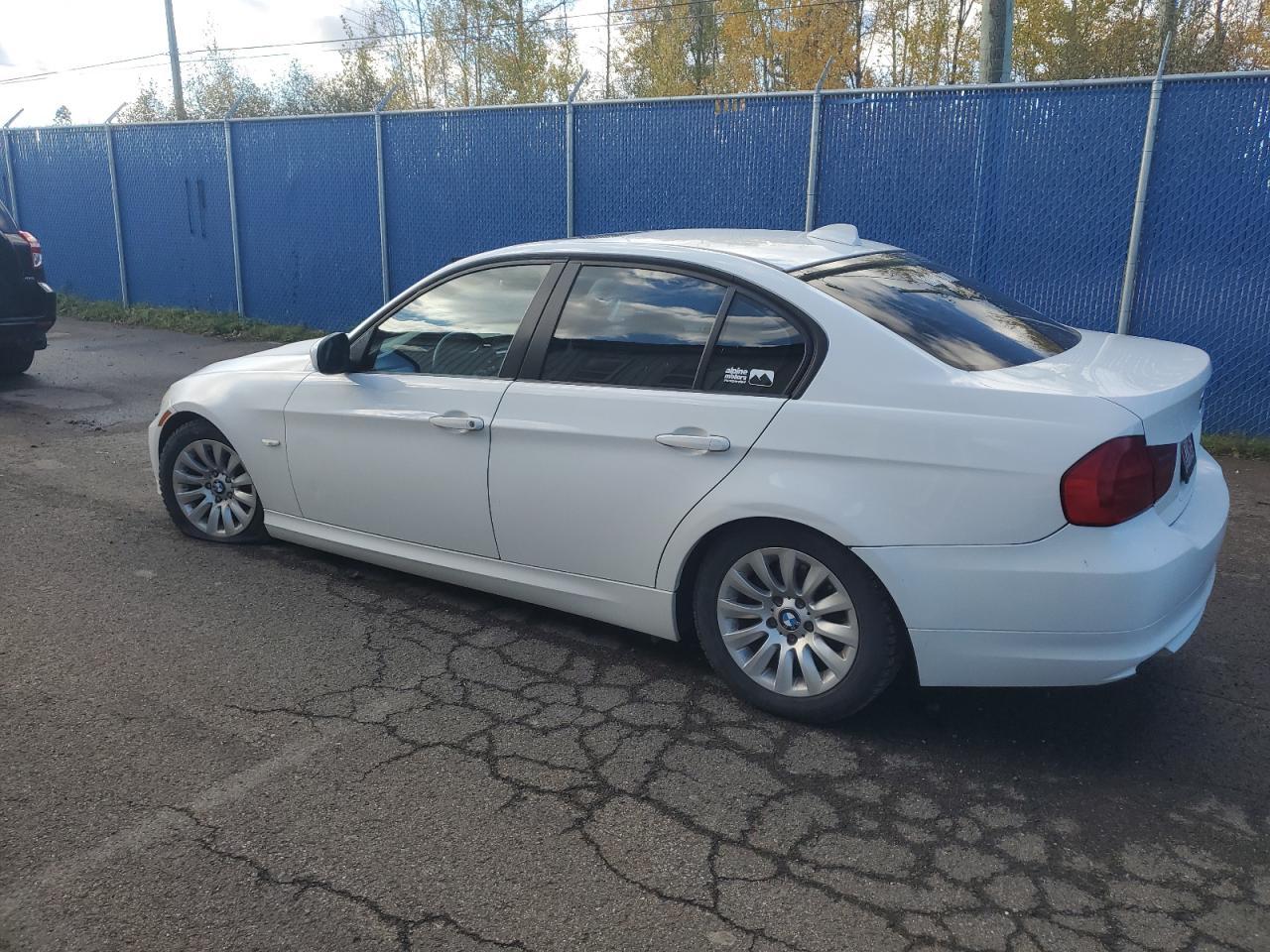 2009 BMW 323 I - Фото 2