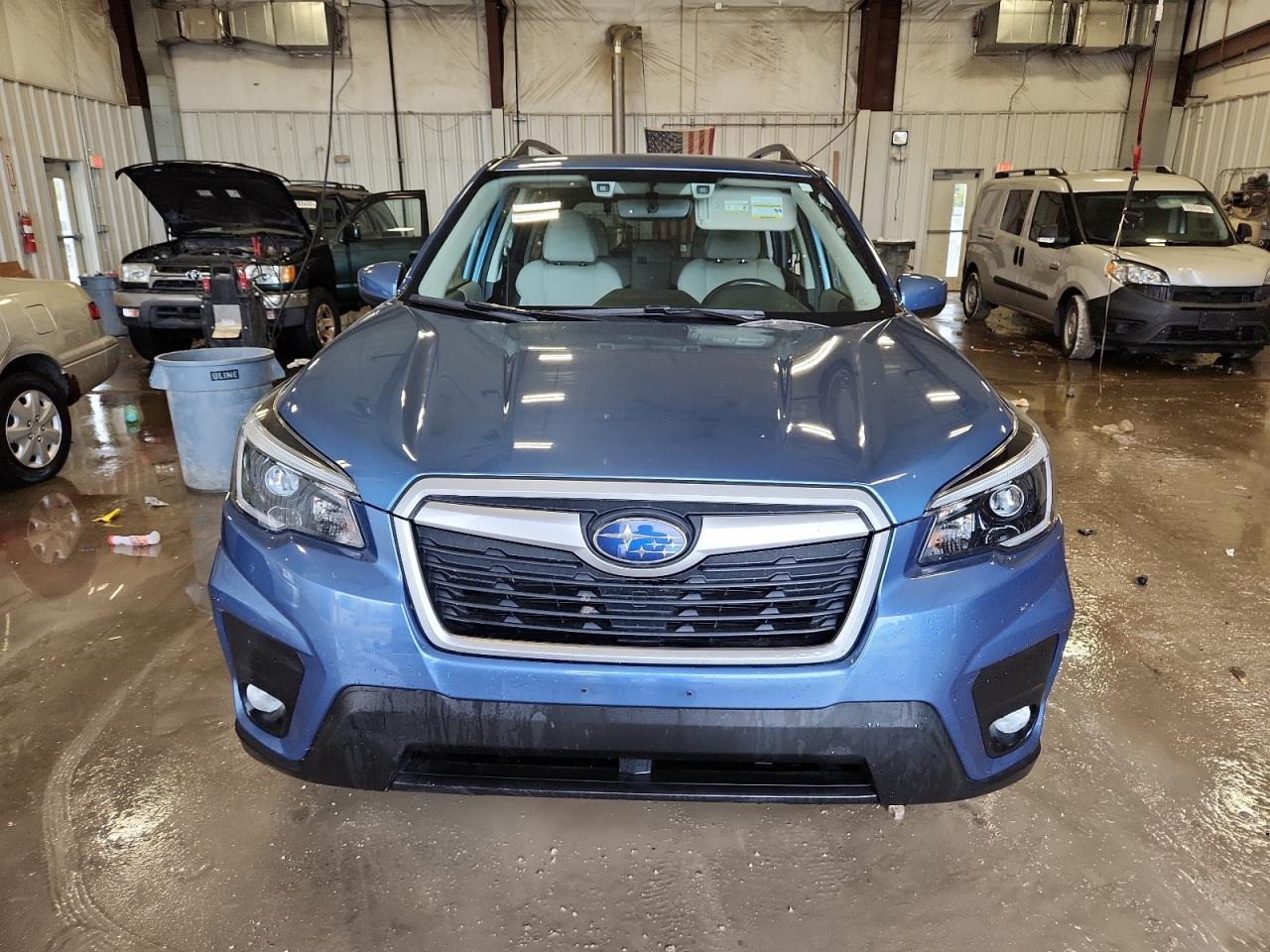 2021 Subaru Forester Premium - Фото 5