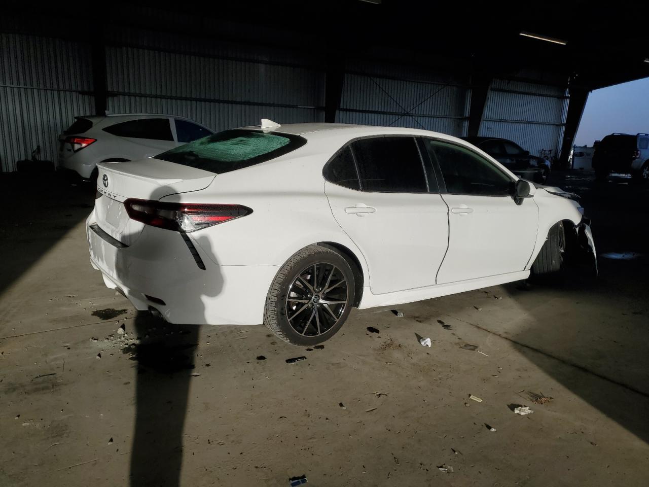 2022 Toyota Camry Se - Image 3