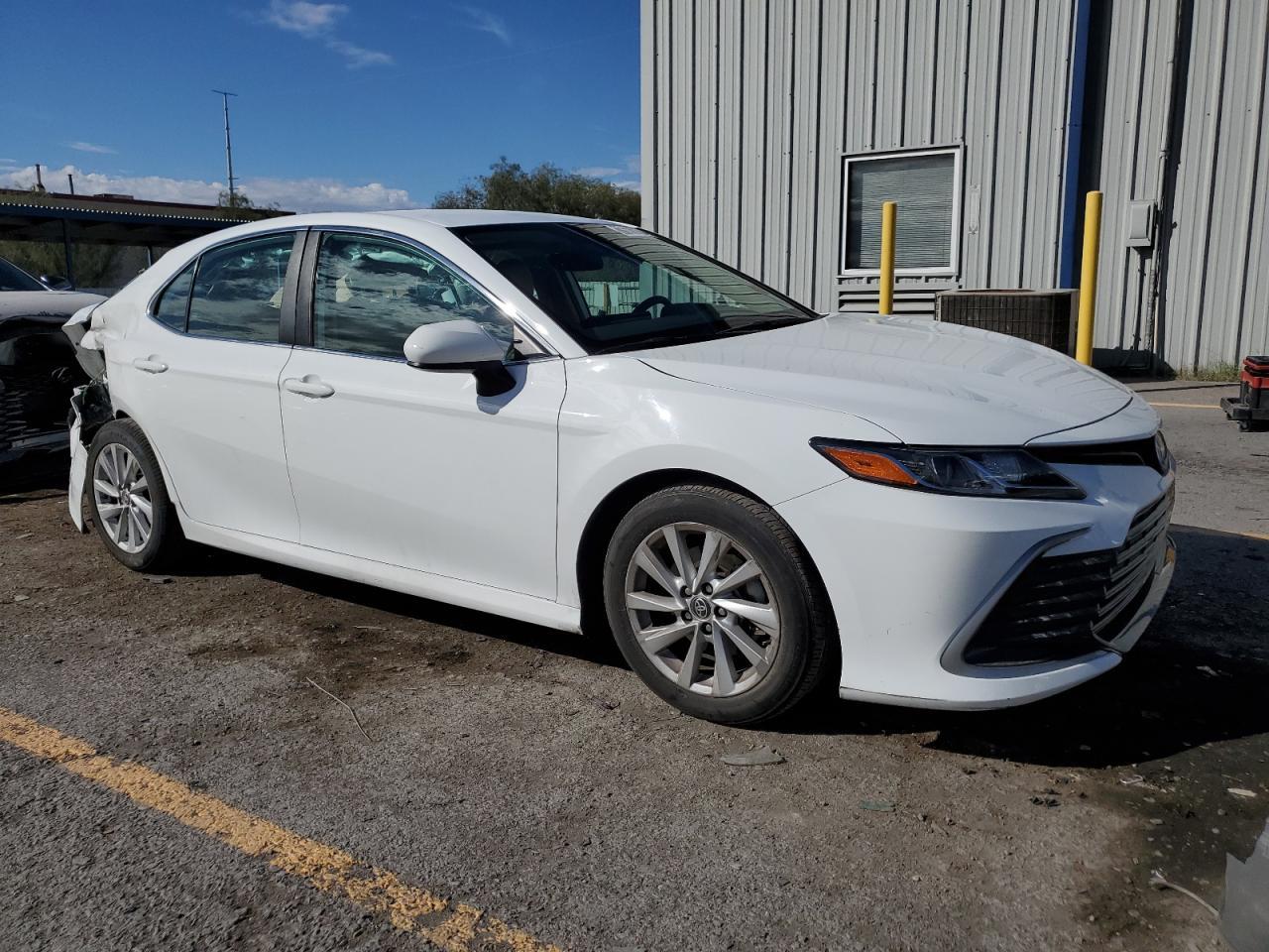 2024 Toyota Camry Le - Фото 4
