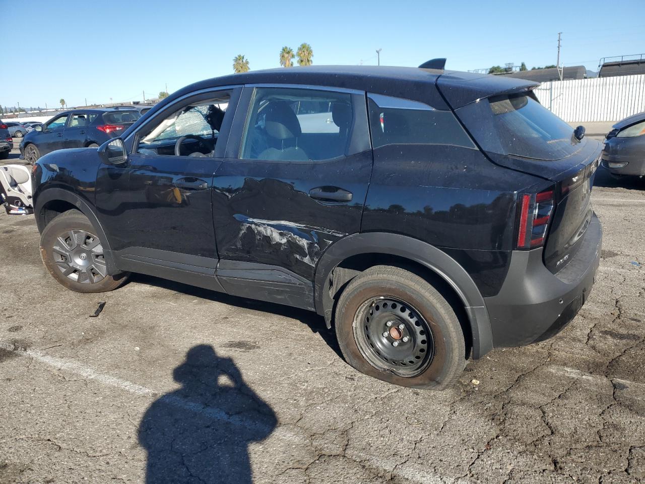 2025 Nissan Kicks S - Фото 2