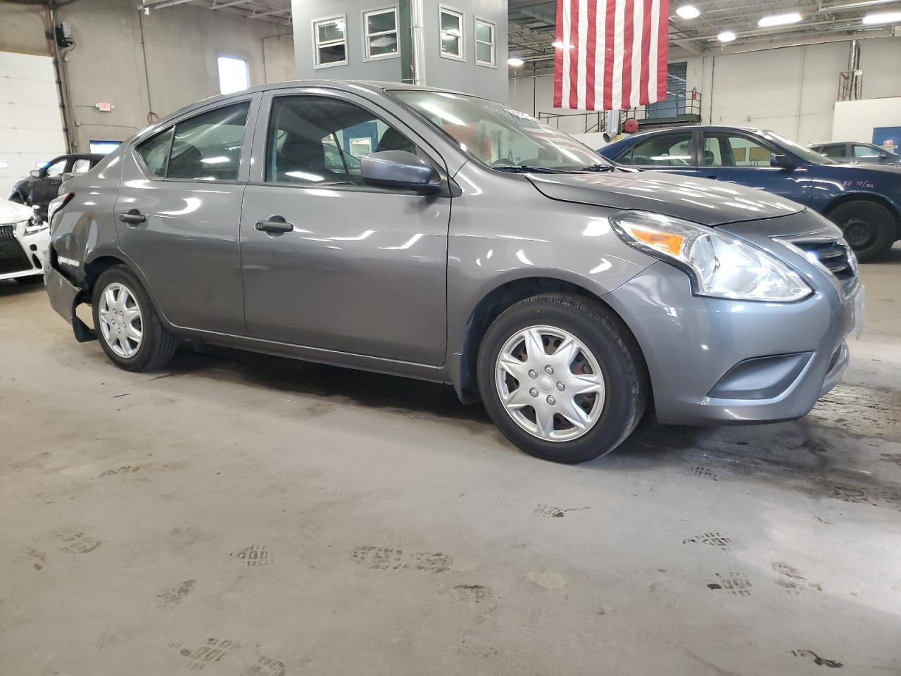 2018 Nissan Versa S - Фото 4