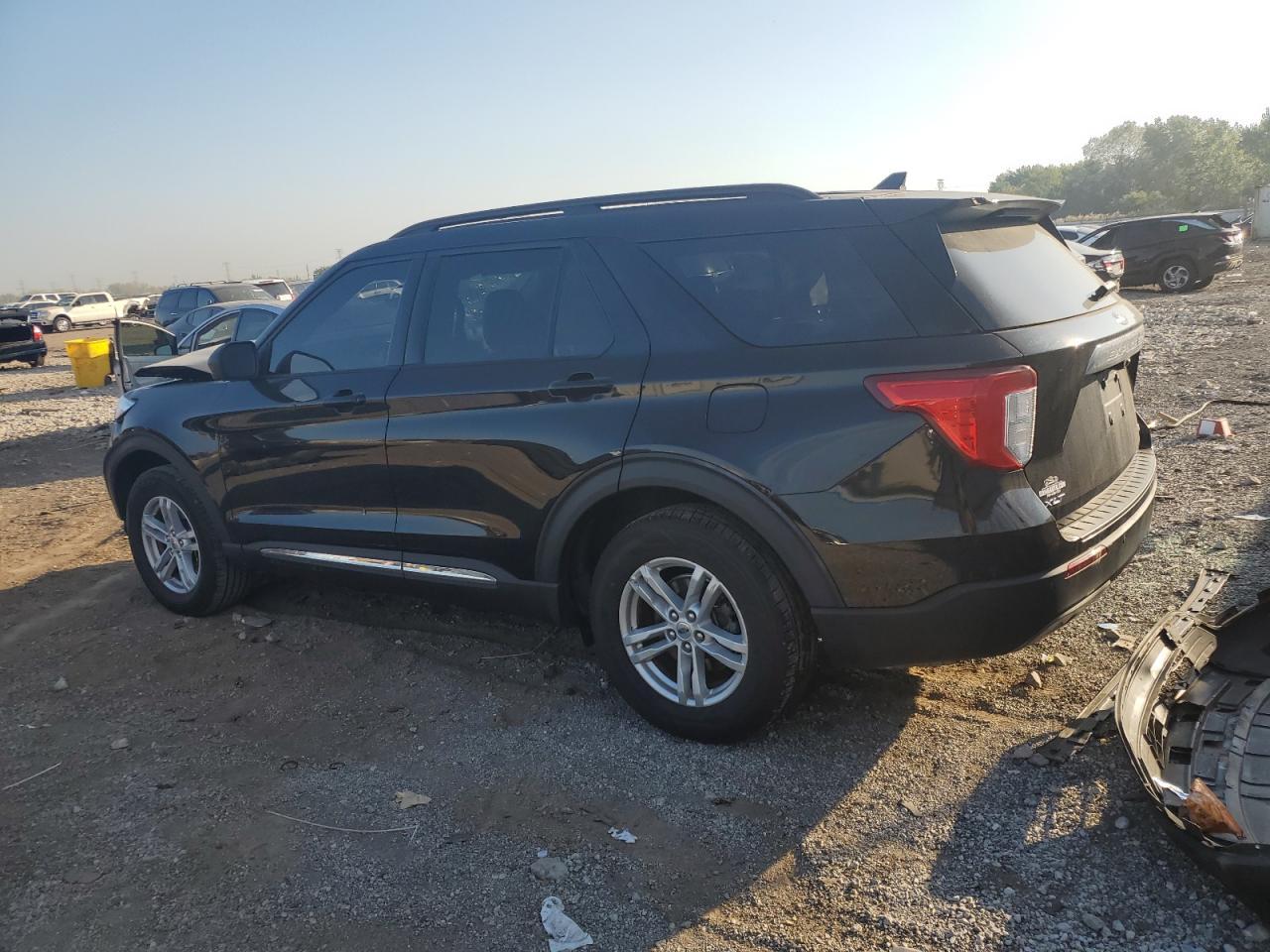 2021 Ford Explorer Xlt - Фото 2