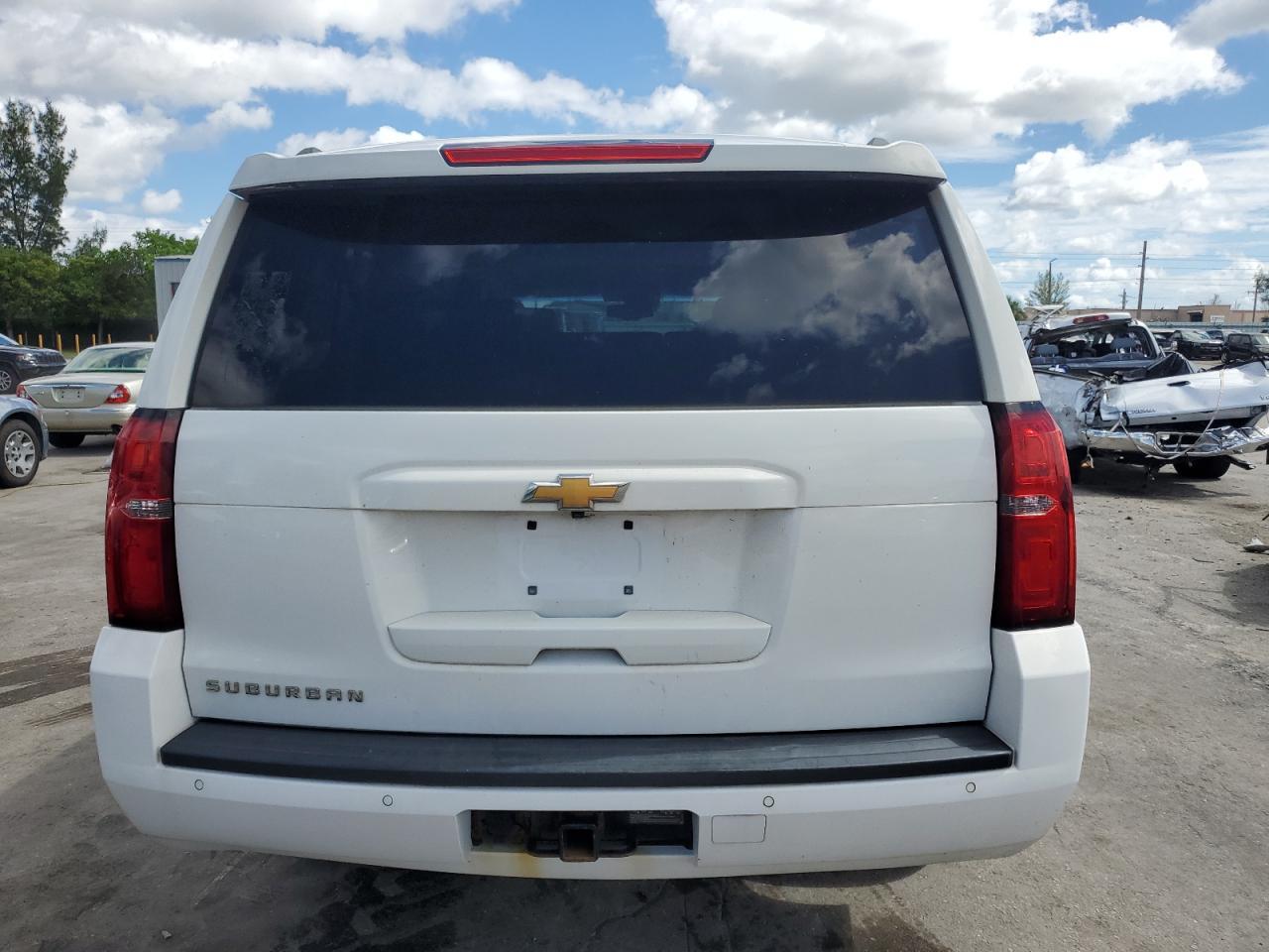 2019 Chevrolet Suburban K1500 Lt - Image 6