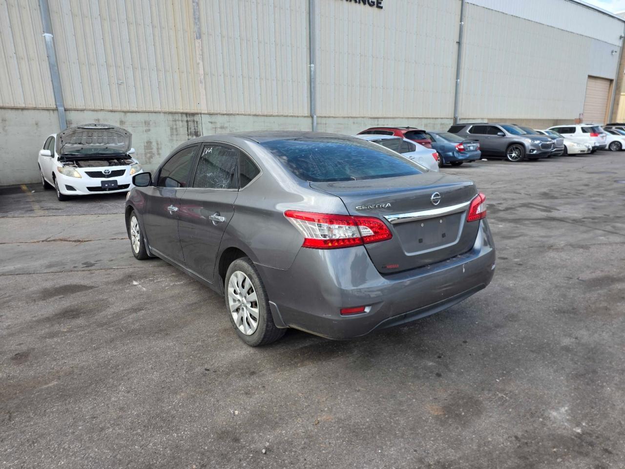 2015 Nissan Sentra S - Фото 3