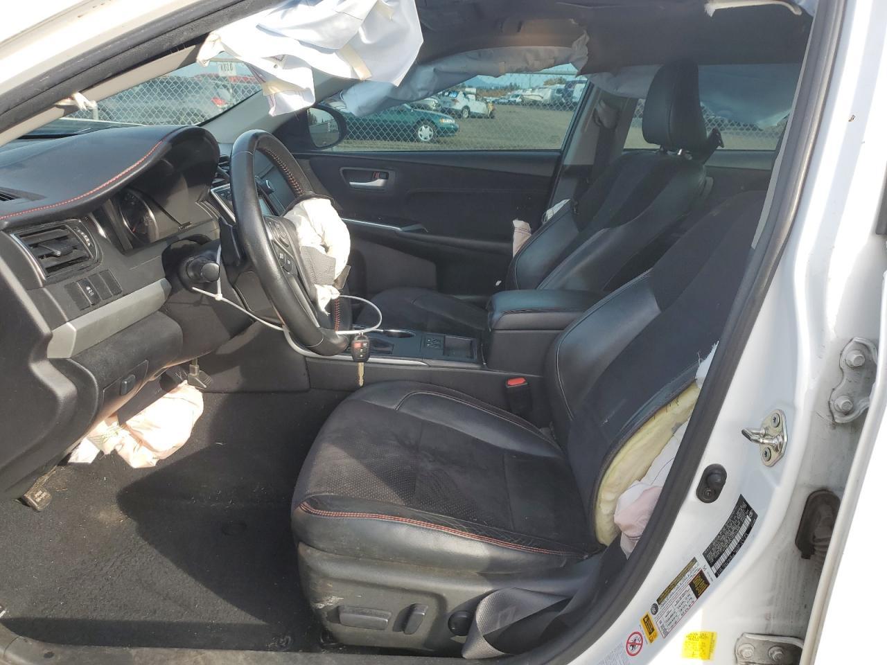 2016 Toyota Camry Le - Фото 7