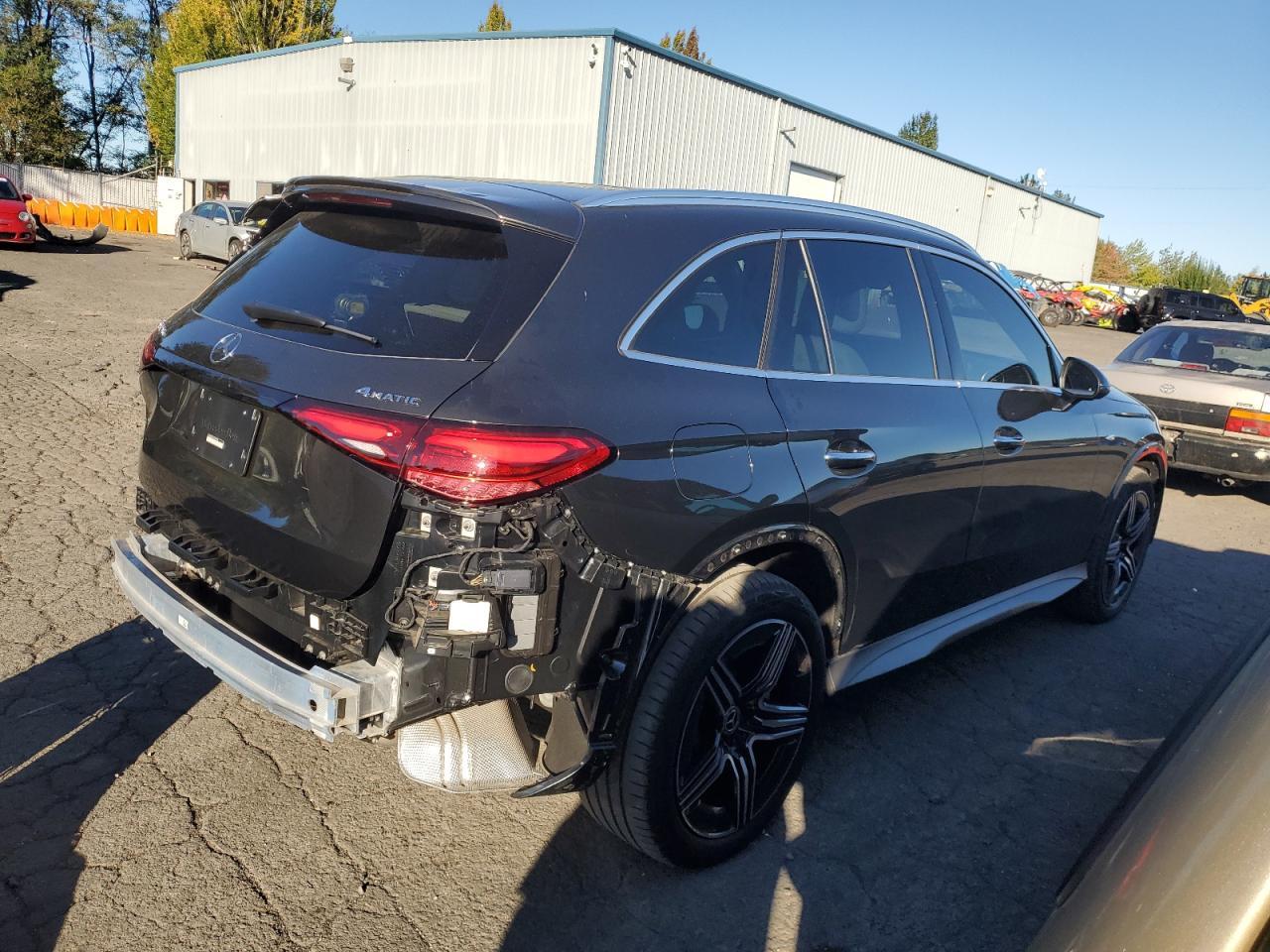 2025 Mercedes-Benz Glc 350E - Фото 3
