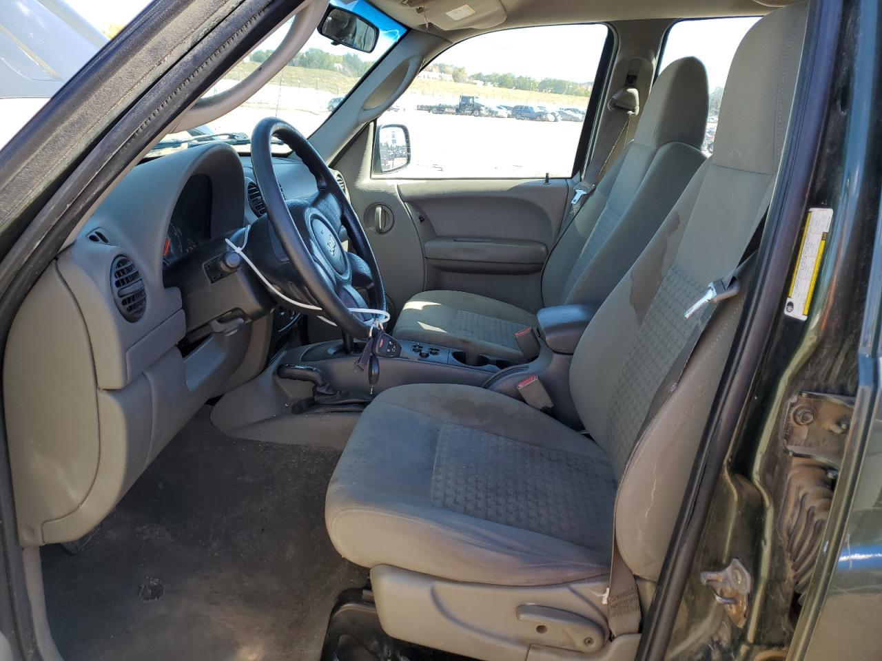 2007 Jeep Liberty Sport - Image 7