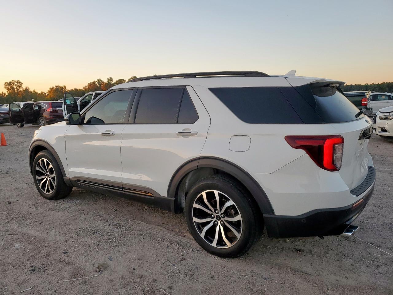 2021 Ford Explorer St - Image 2