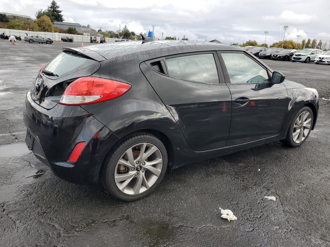 2017 Hyundai Veloster - Фото 3