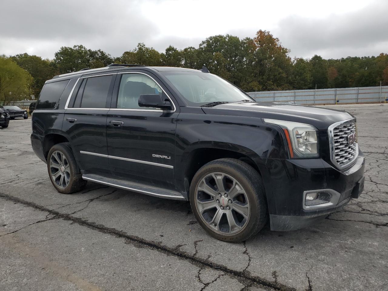 2018 GMC Yukon Denali - Image 4