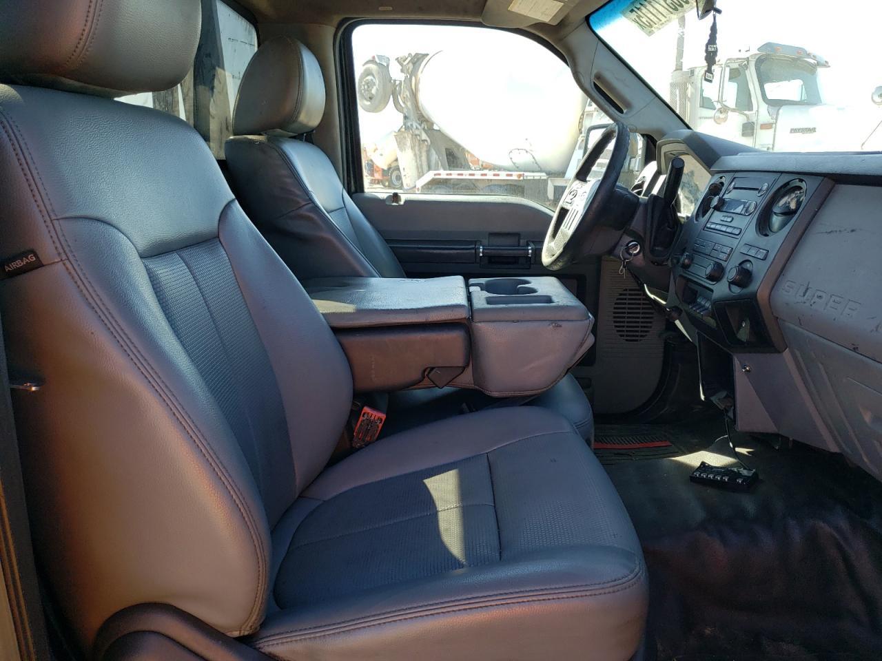 2014 Ford F550 Super Duty - Image 6