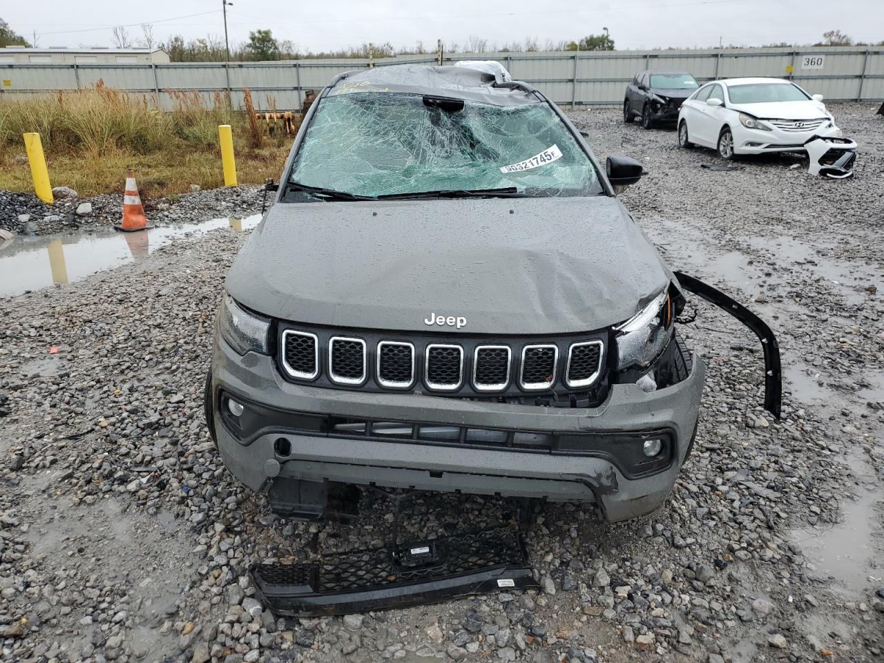 2023 Jeep Compass Latitude - Image 5
