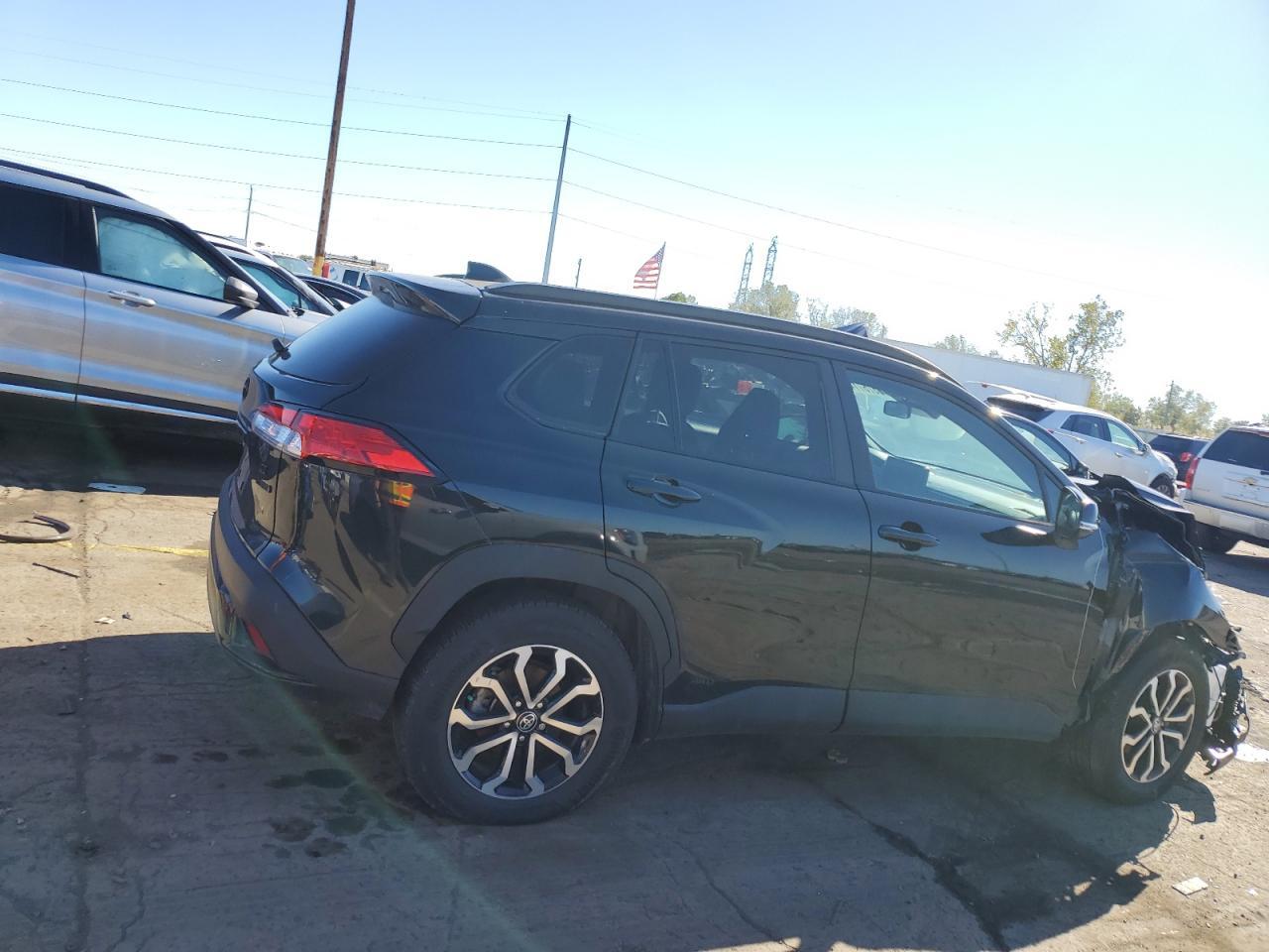 2023 Toyota Corolla Cross Le - Фото 3