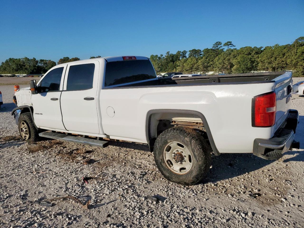 2019 GMC Sierra K2500 Heavy Duty - Image 2