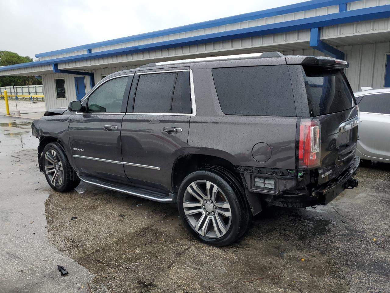 2018 GMC Yukon Denali - Image 2