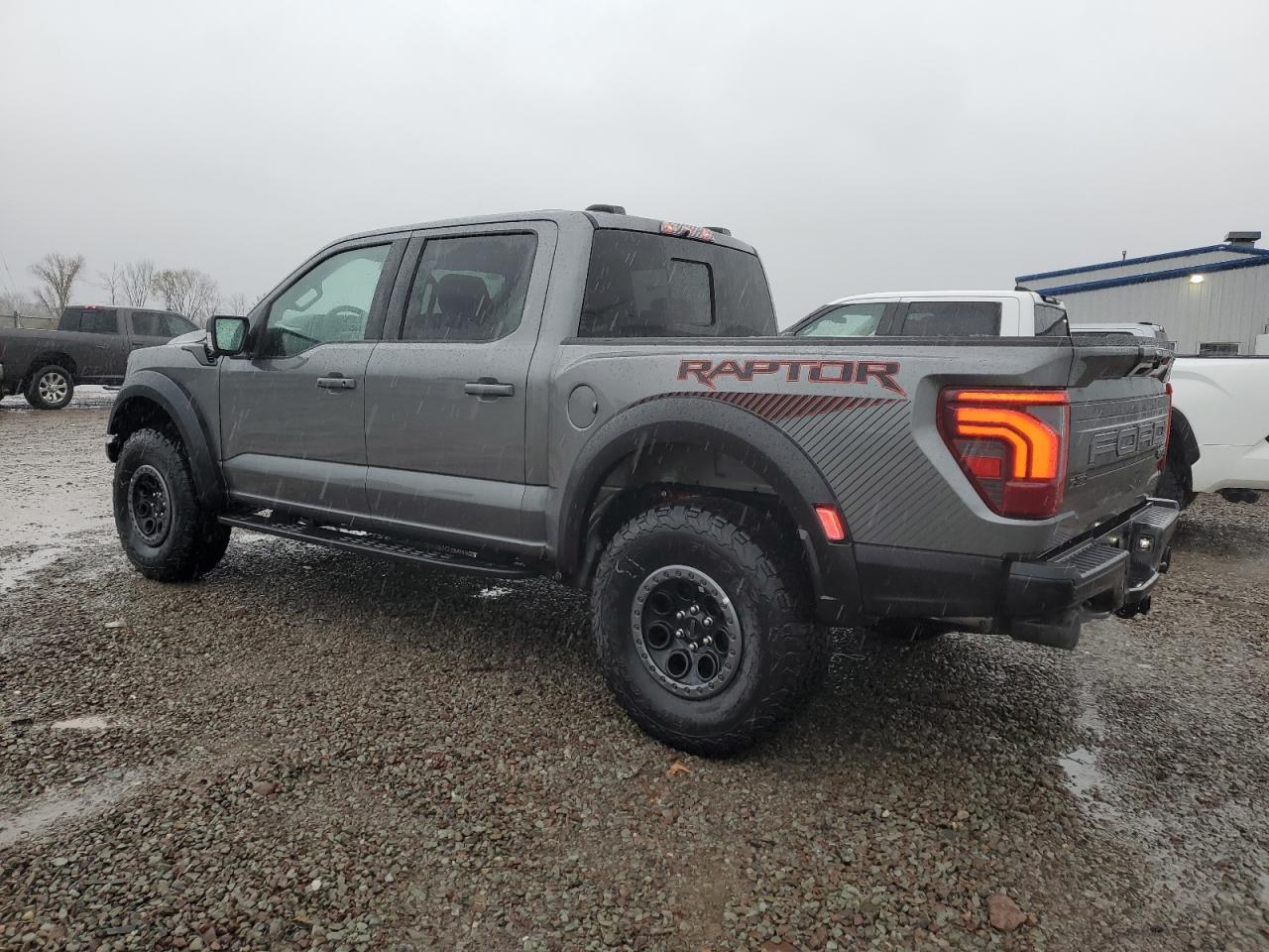2025 Ford F150 Raptor - Фото 2