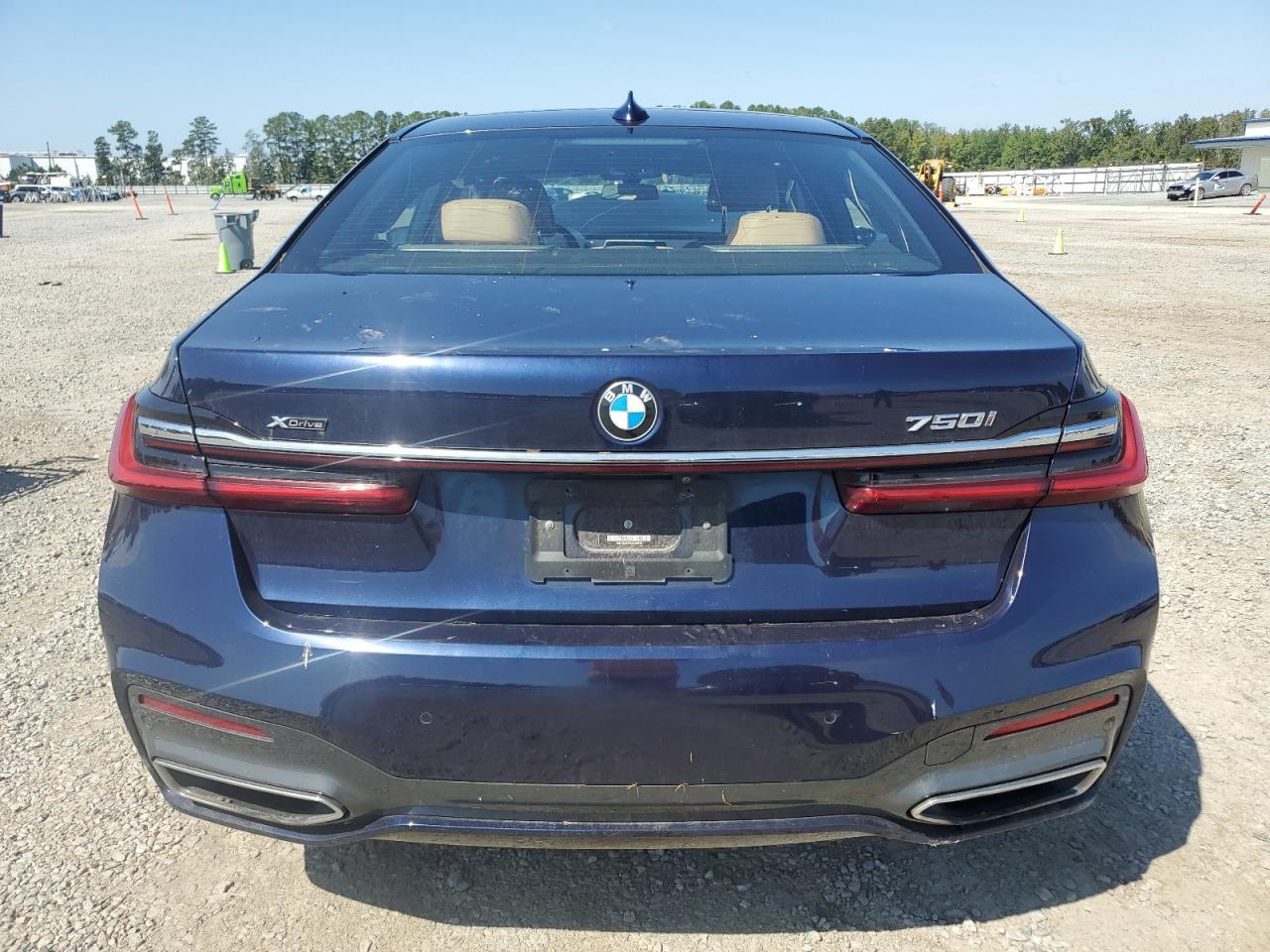 2022 BMW 750 Xi - Image 6