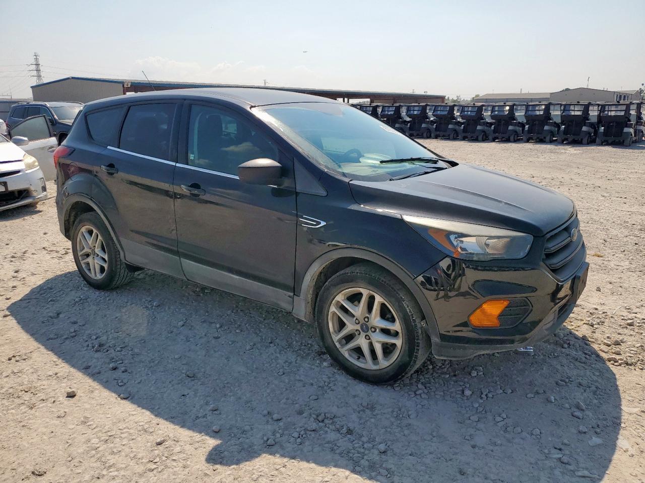 2019 Ford Escape S - Фото 4