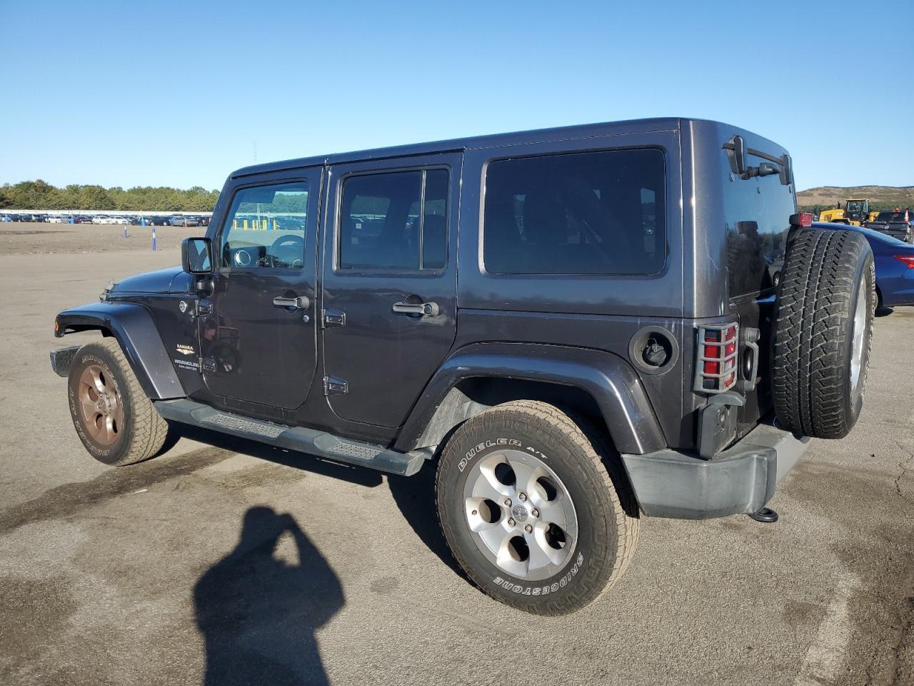 2014 Jeep Wrangler Unlimited Sahara - Image 2
