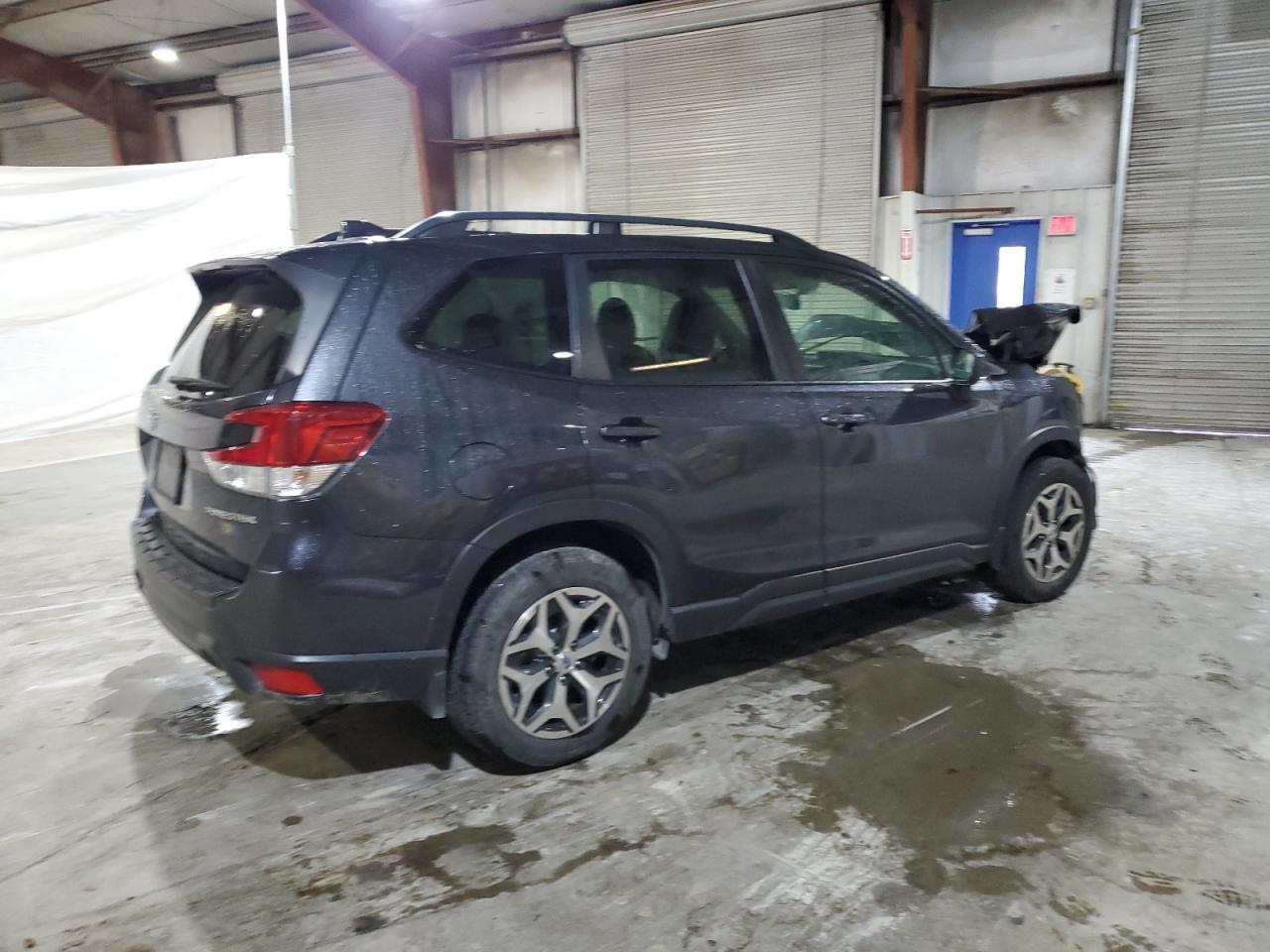 2019 Subaru Forester Premium - Фото 3