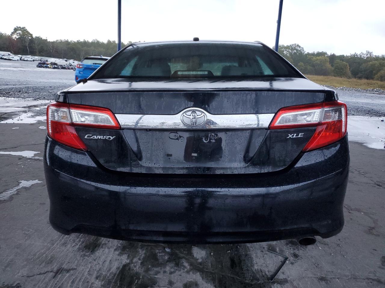 2014 Toyota Camry L - Фото 6