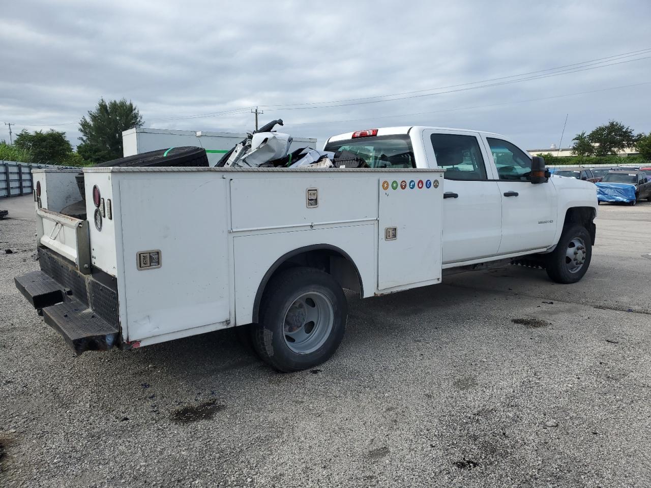 2018 Chevrolet Silverado K3500 - Image 3