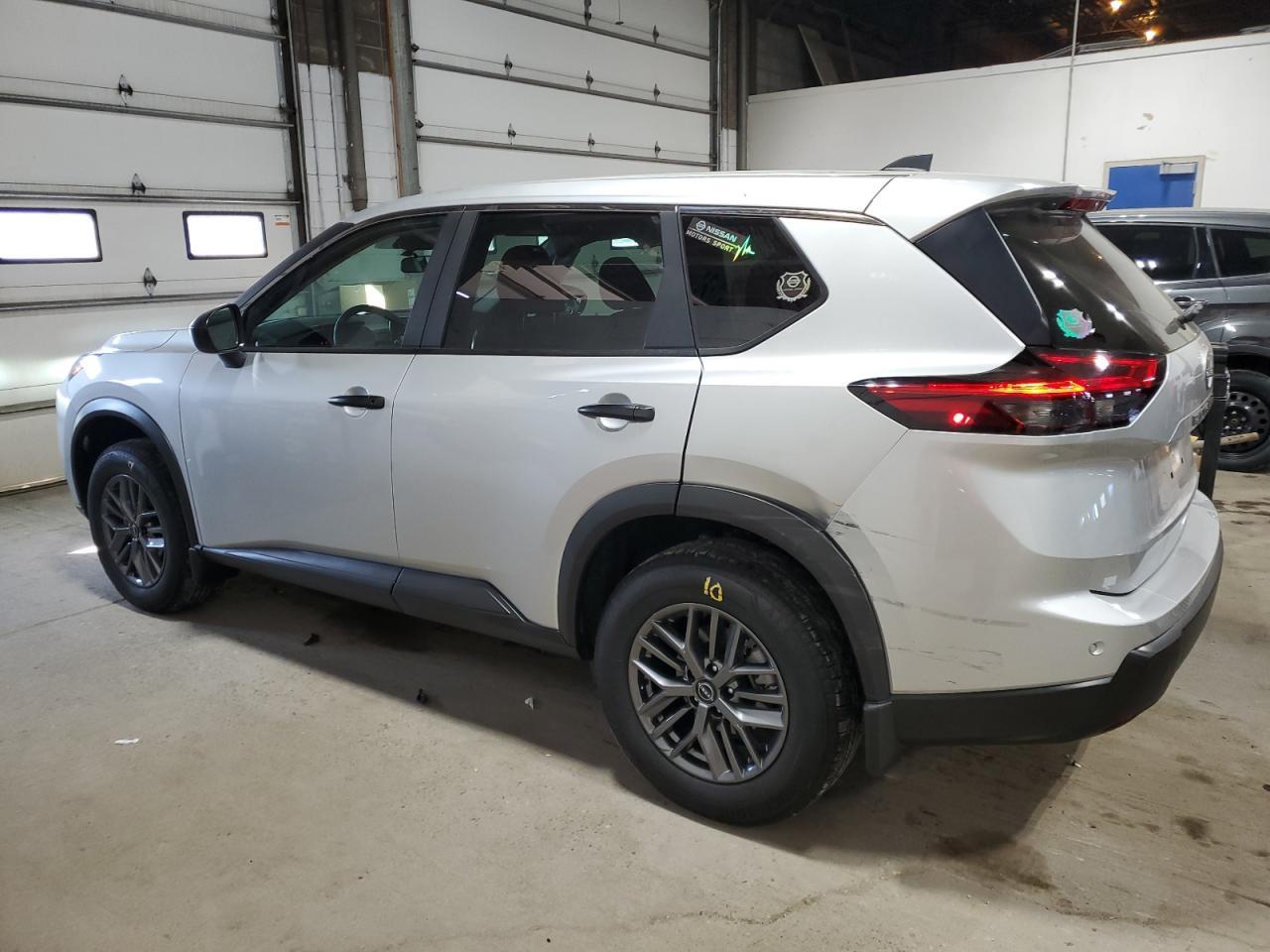 2025 Nissan Rogue S - Фото 2