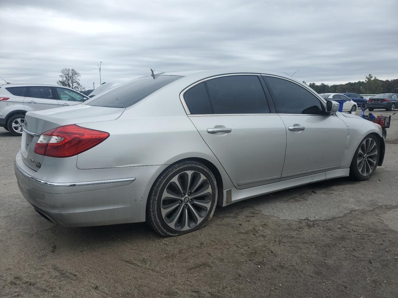 2012 Hyundai Genesis 5.0L - Фото 3