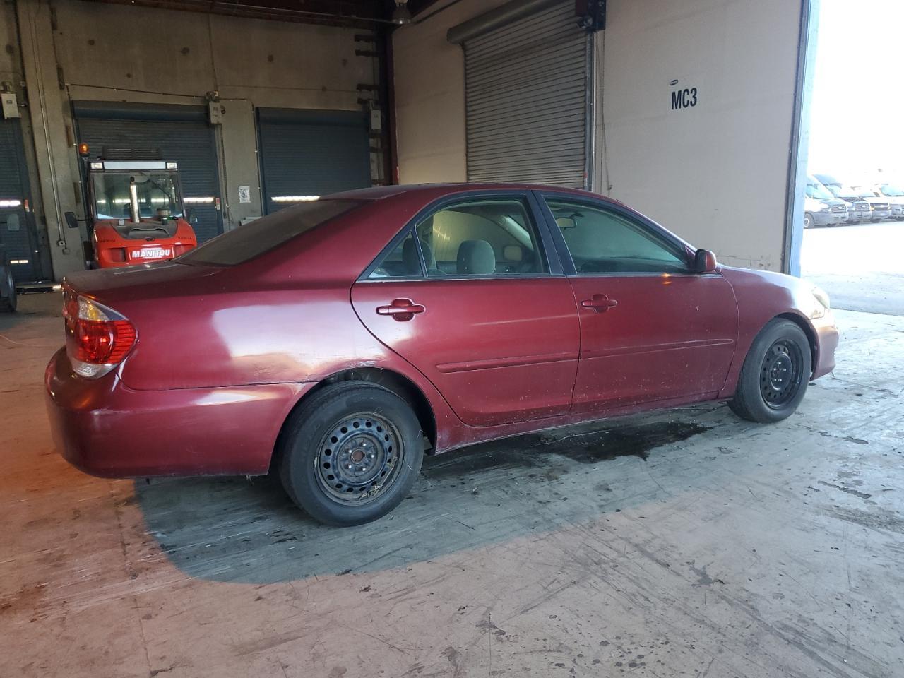 2005 Toyota Camry Le - Фото 3