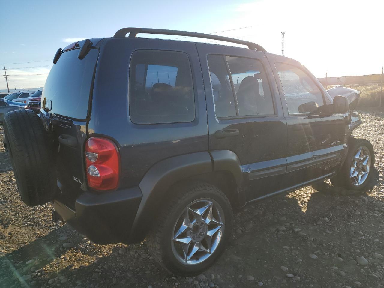 2004 Jeep Liberty Sport - Фото 3