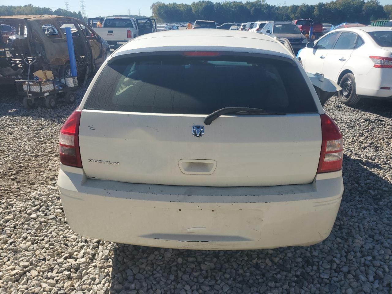 2005 Dodge Magnum Se - Image 6