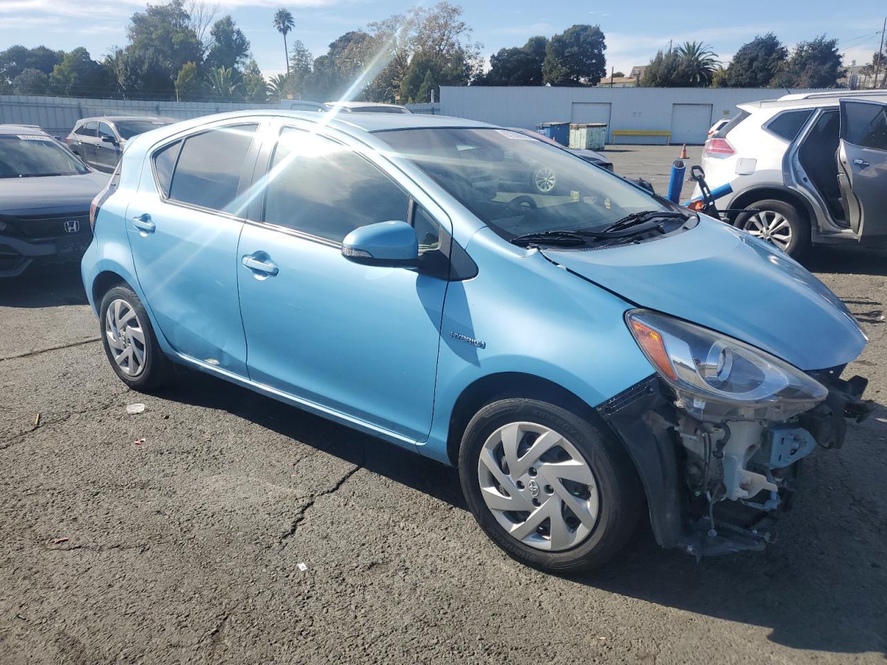 2015 Toyota Prius C - Фото 4