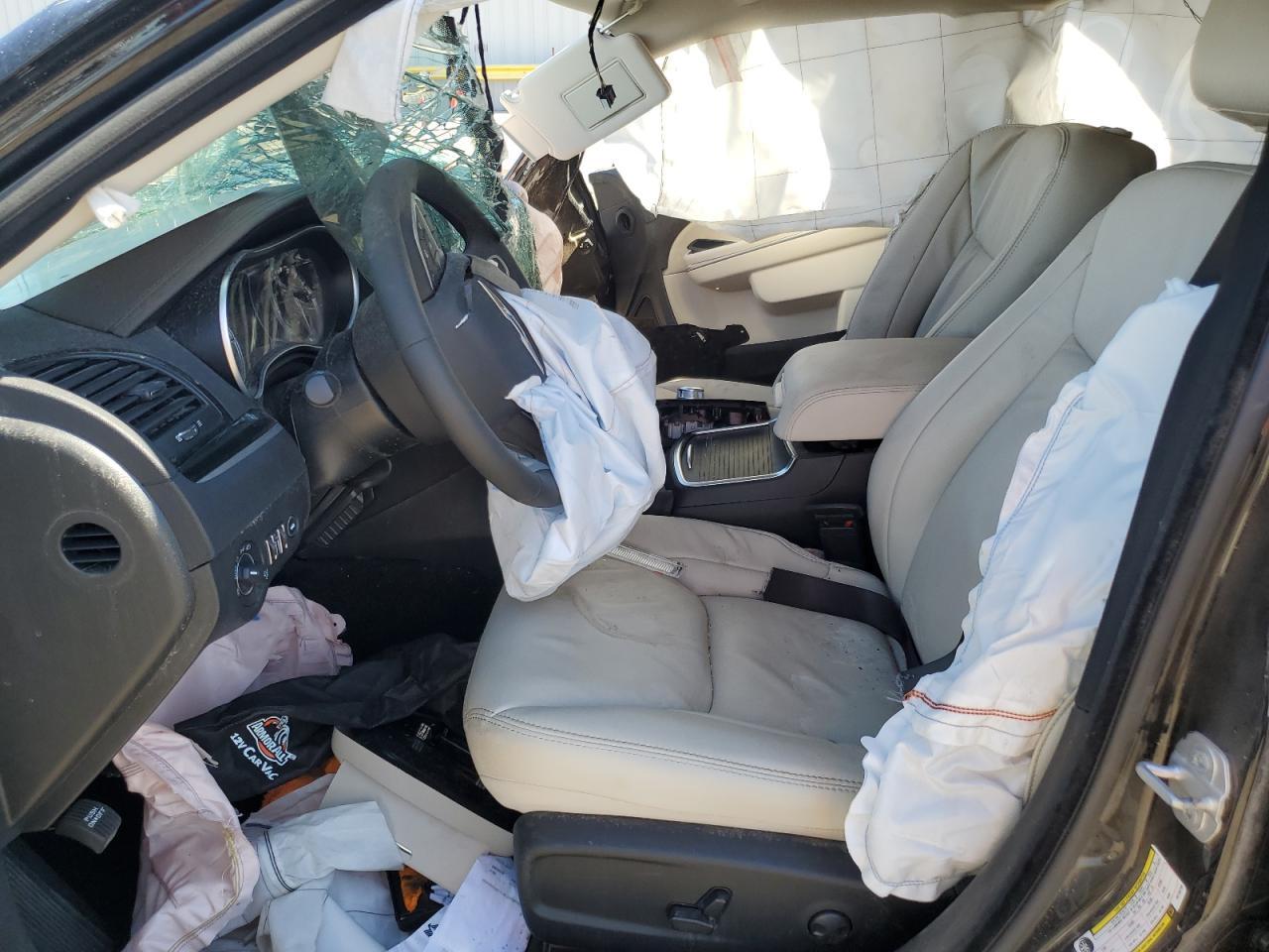 2023 Chrysler 300 Touring L - Фото 7