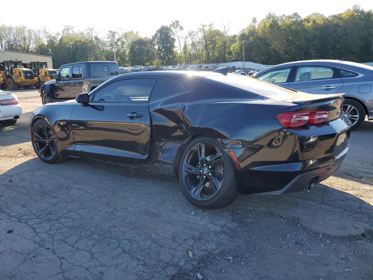 2021 Chevrolet Camaro Ls - Фото 2