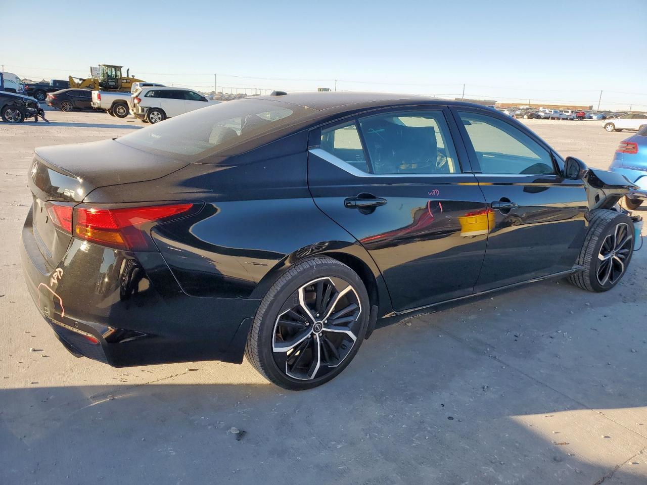 2024 Nissan Altima Sr - Фото 3