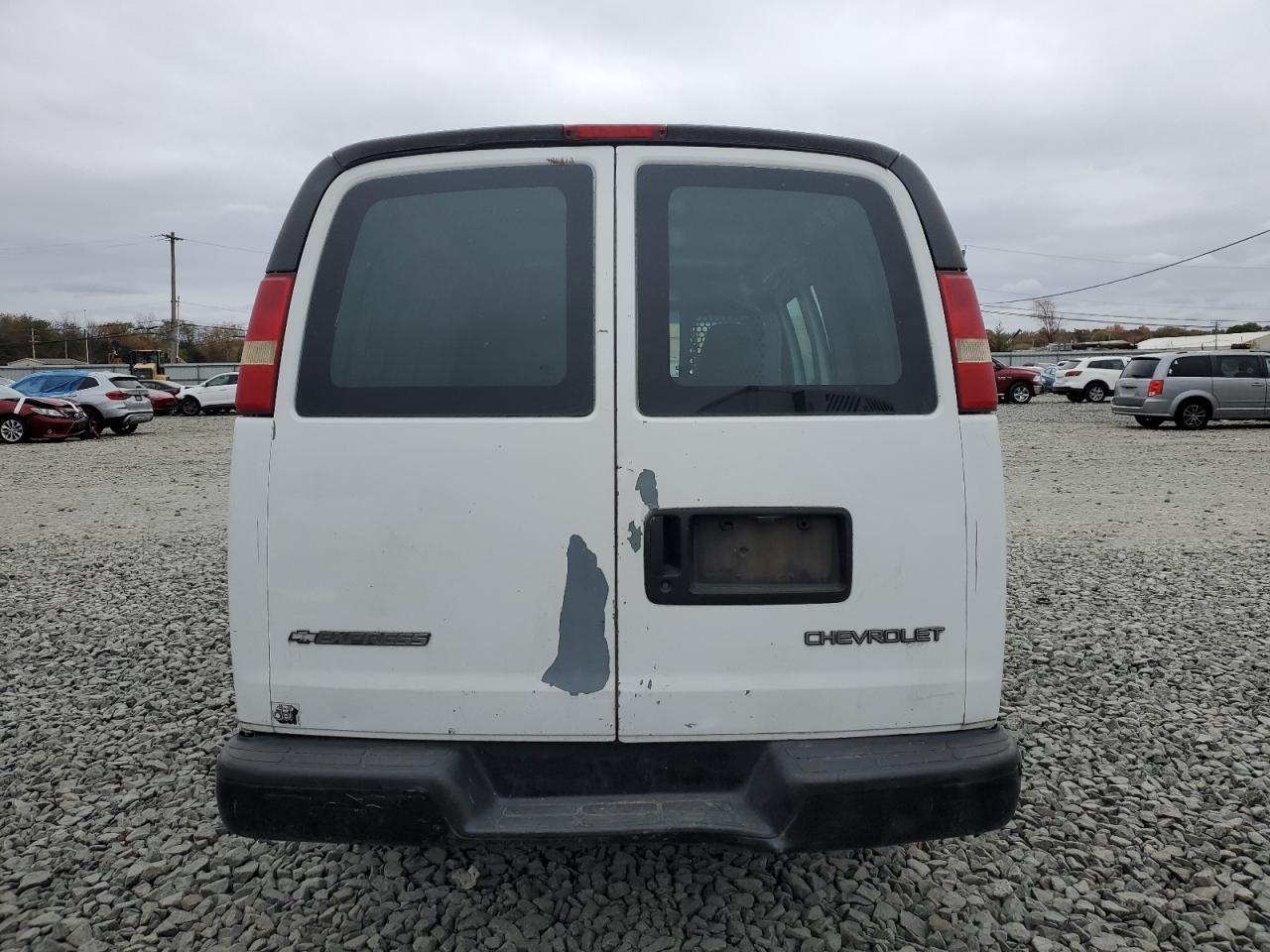 2003 Chevrolet Express 2500 Delivery Van - Image 6