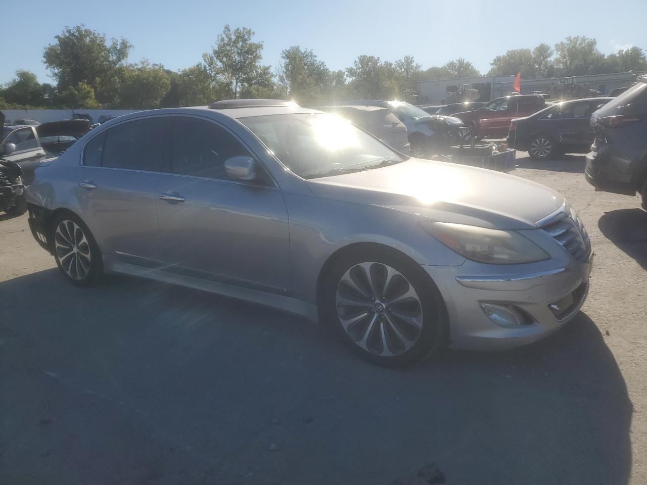 2013 Hyundai Genesis 5.0L - Фото 4