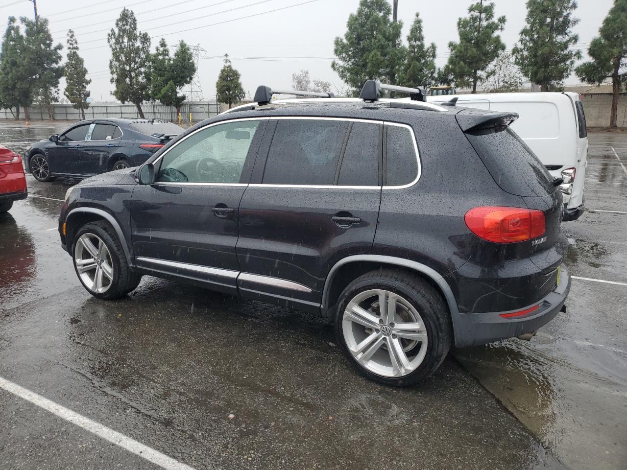 2014 Volkswagen Tiguan S - Image 2