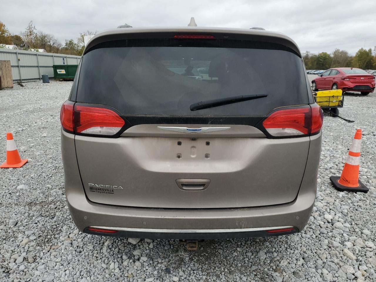 2017 Chrysler Pacifica Touring L - Фото 6