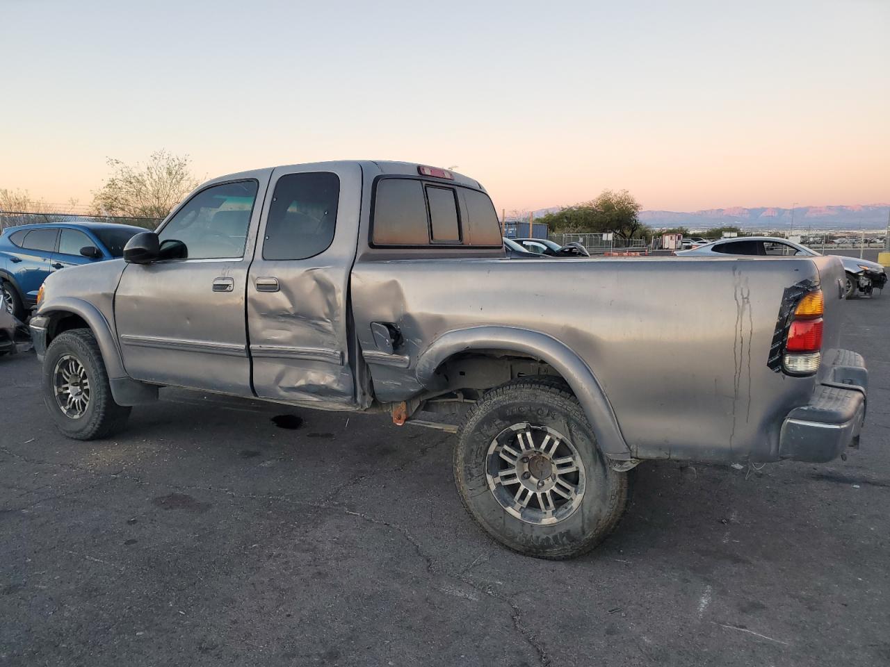 2000 Toyota Tundra Access Cab Limited - Image 2
