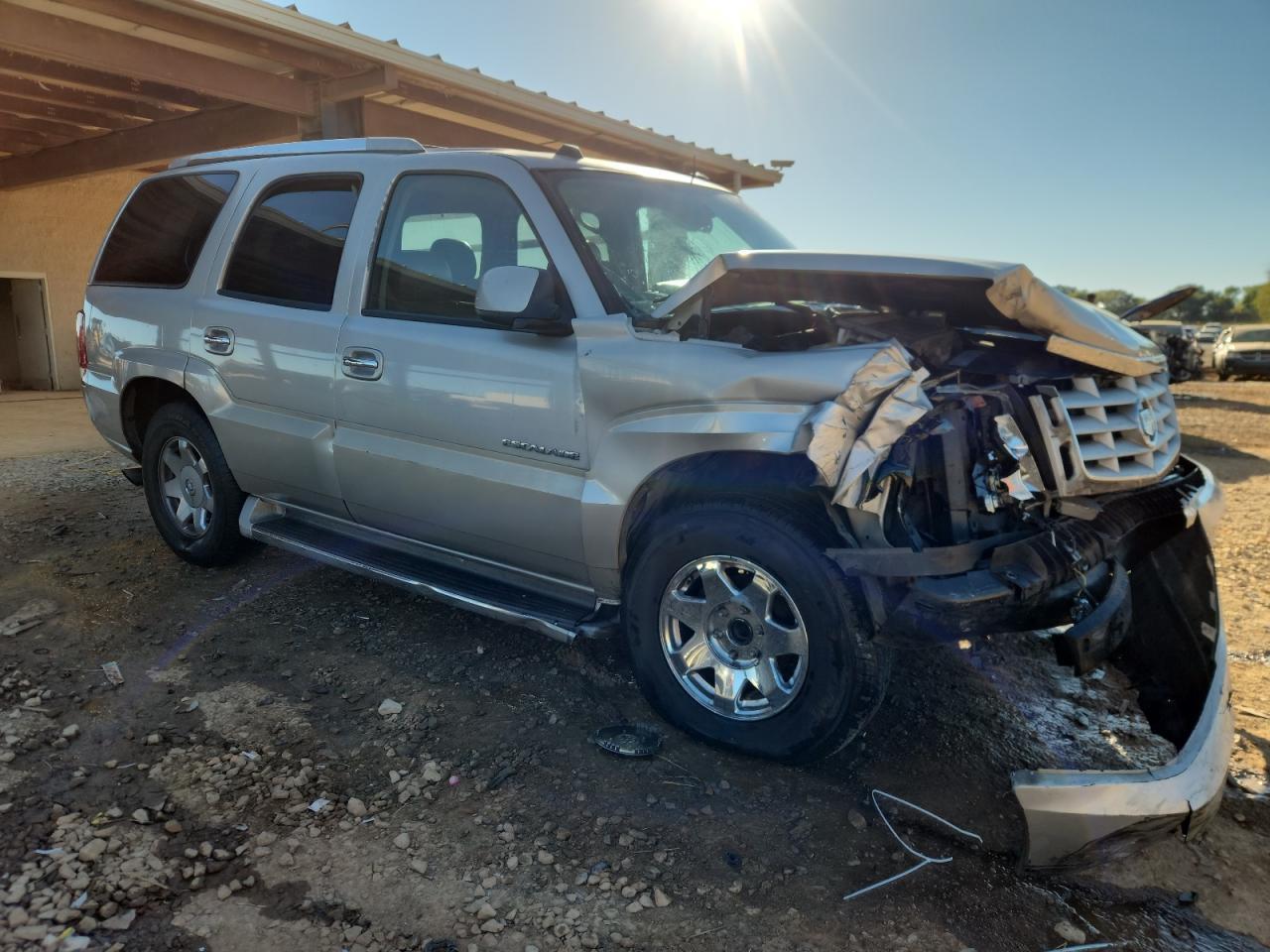 2004 Cadillac Escalade Luxury - Image 4