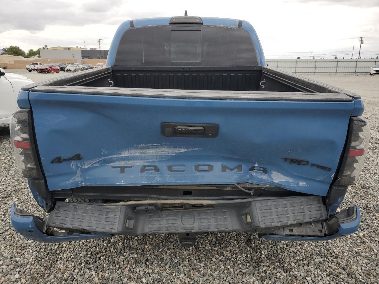 2018 Toyota Tacoma Double Cab - Image 6